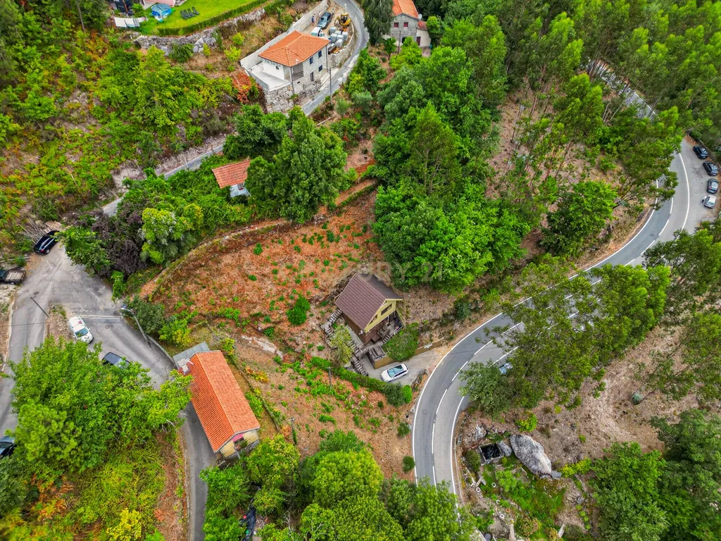 Investimento Raro no Gerês – Propriedade com 3 Apartamentos Independentes e Vista Deslumbrante para a Albufeira da Caniçada - Image 18