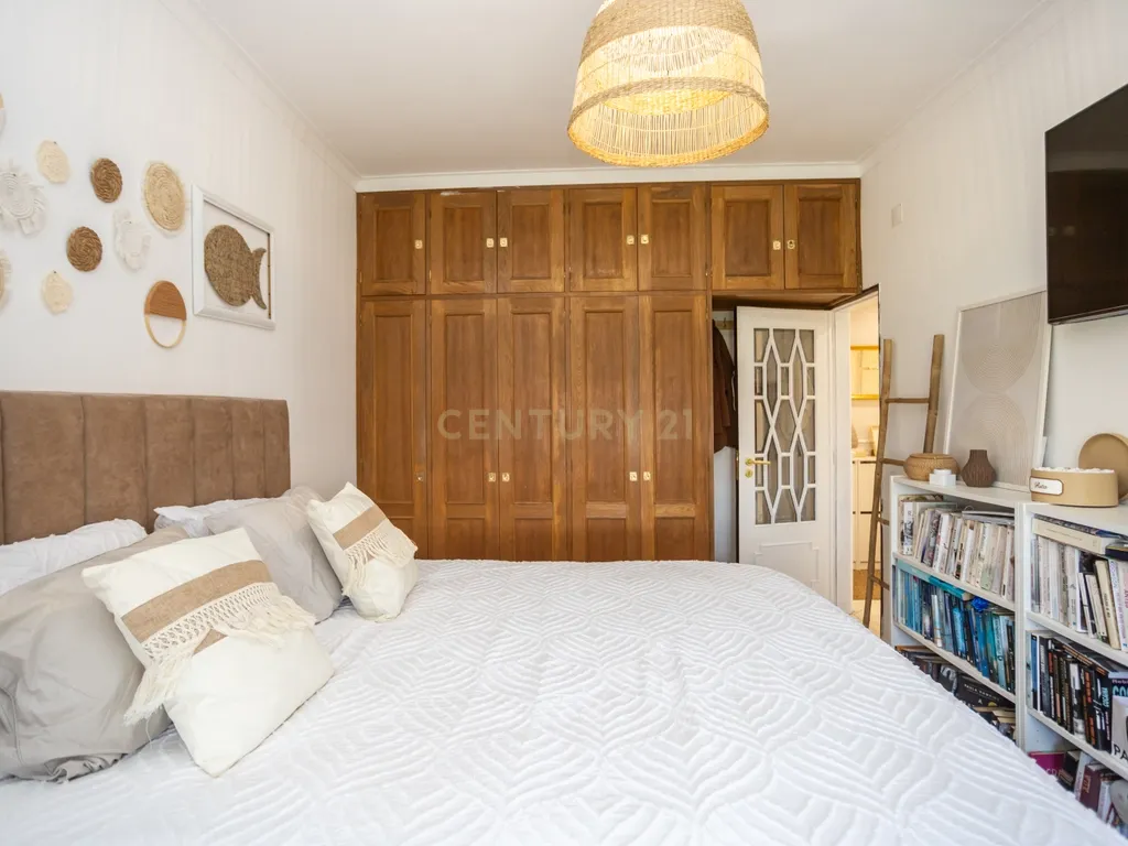 Magnífico T4 no Bairro de São Gabriel com 3 Varandas e Vista Panorâmica – Setúbal - Image 16
