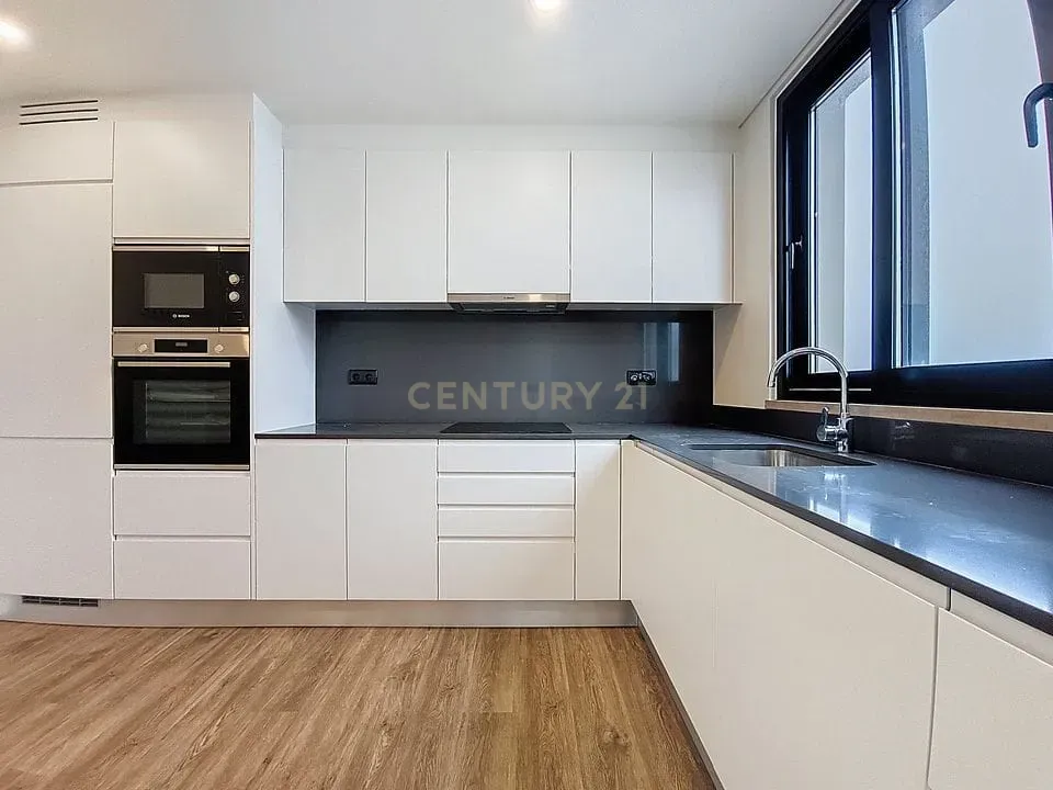 Fotografia 12 de Apartamento T2 Novo Mobilado com Vista Mar – Lagoa | São Miguel