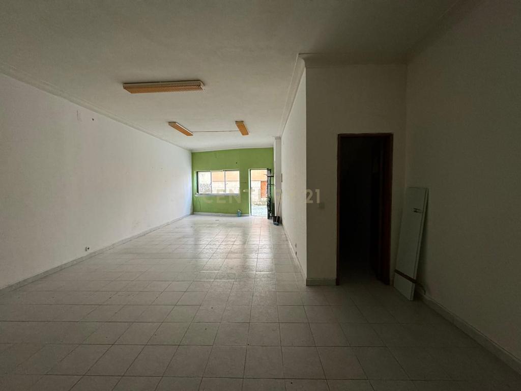 Espaço Comercial para Arrendamento em Penamacor - Image 7