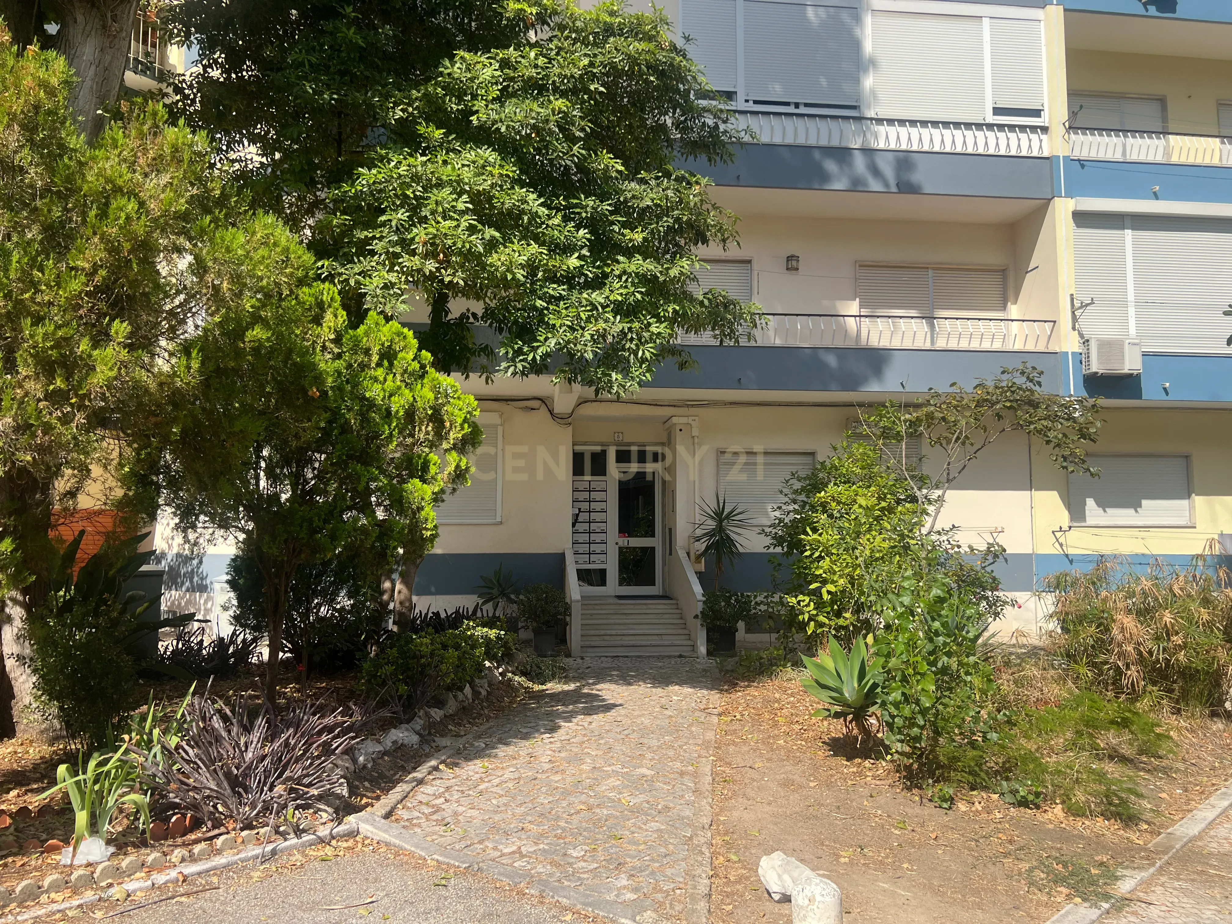 Fotografia 10 de Apartamento T1 mobilado, para arrendar em S. João de Caparica, Almada