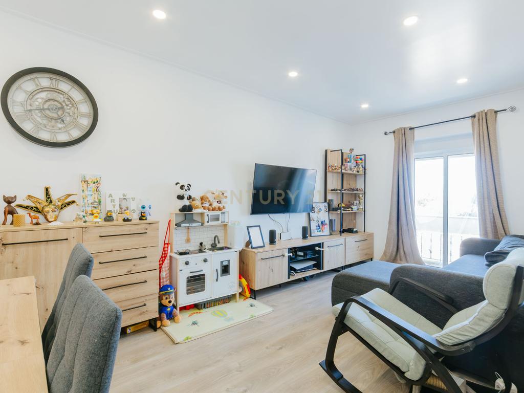Apartamento T2+1 Renovado em Alhos Vedros - Image 12