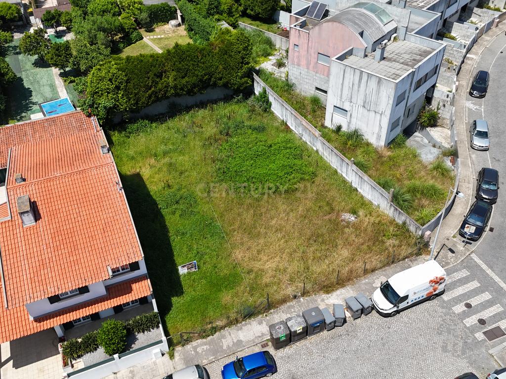 Terreno Urbano com Projeto Aprovado para Moradia de 2 Pisos no Centro de São Mamede de Infesta, Matosinhos - Image 10