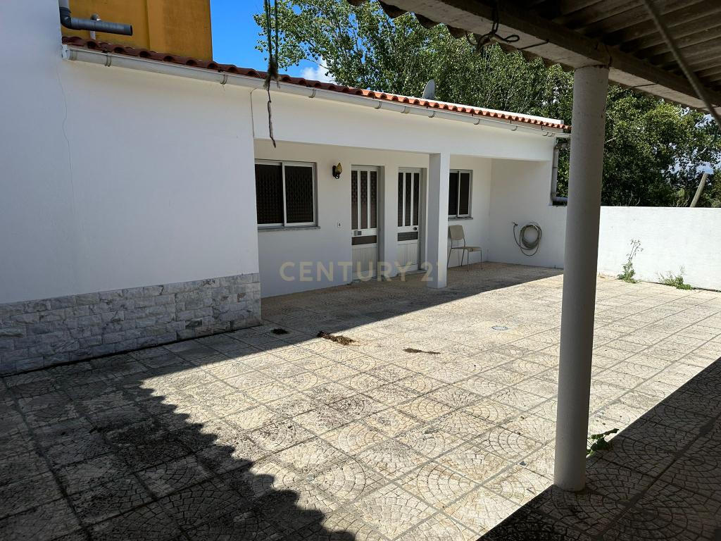 Casa T2  em Santarém - Oportunidade Única! - Image 1