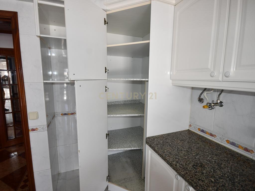  T2  Anta Cacém com  Garagem - Image 26