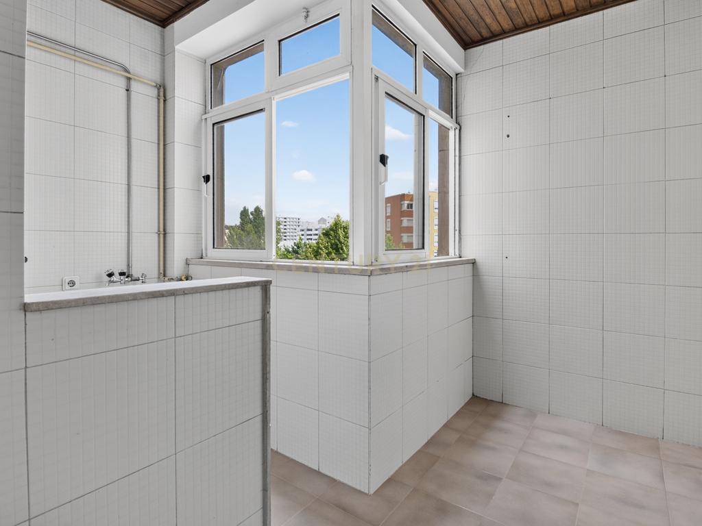 T3+1 com Garagem Fechada e Elevador | Lomar – Braga - Image 21