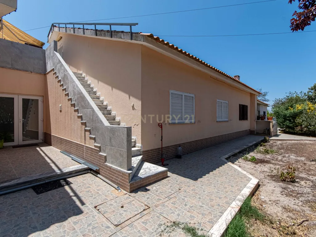 Moradia Exclusiva para Investimento em Quinta do Anjo, Palmela - Image 13
