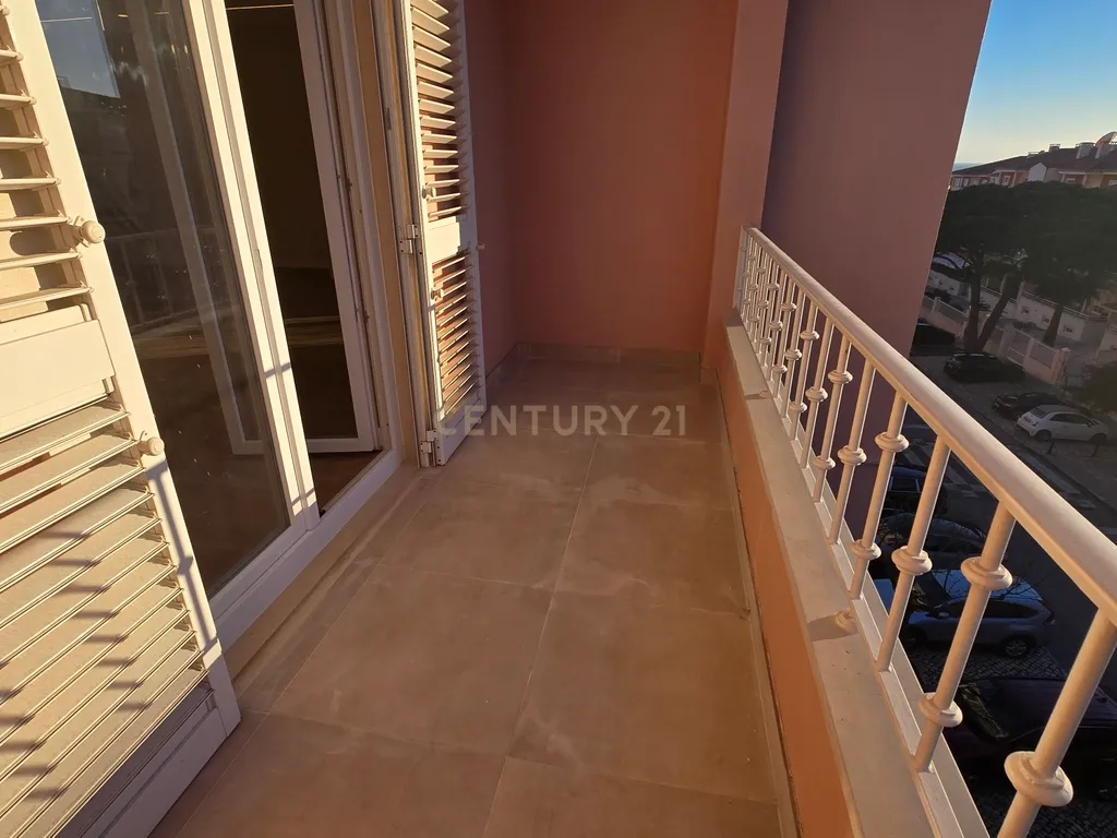 Luxuosa Penthouse Duplex T4+1 na Costa da Guia, em Cascais, com Vista Mar - Image 8