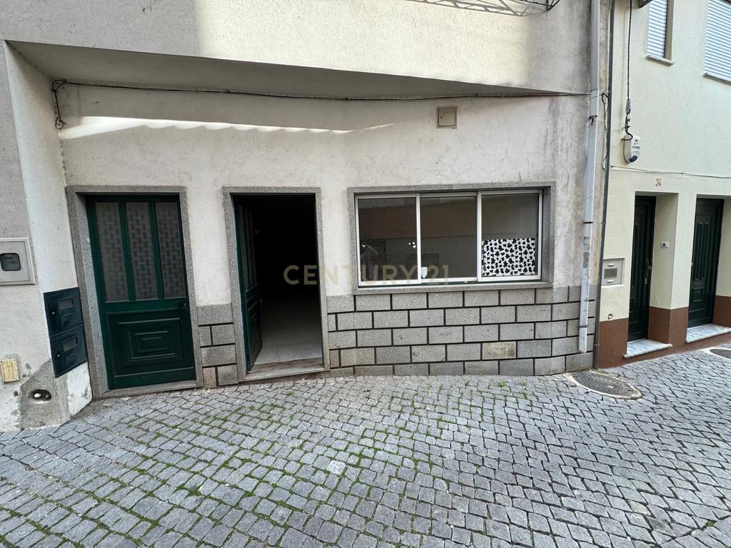 Espaço Comercial para Arrendamento em Penamacor - Image 2