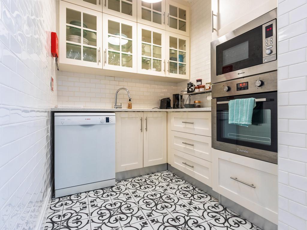 Casa Renovada com Vista para a Cidade em Ponta Delgada - Image 14