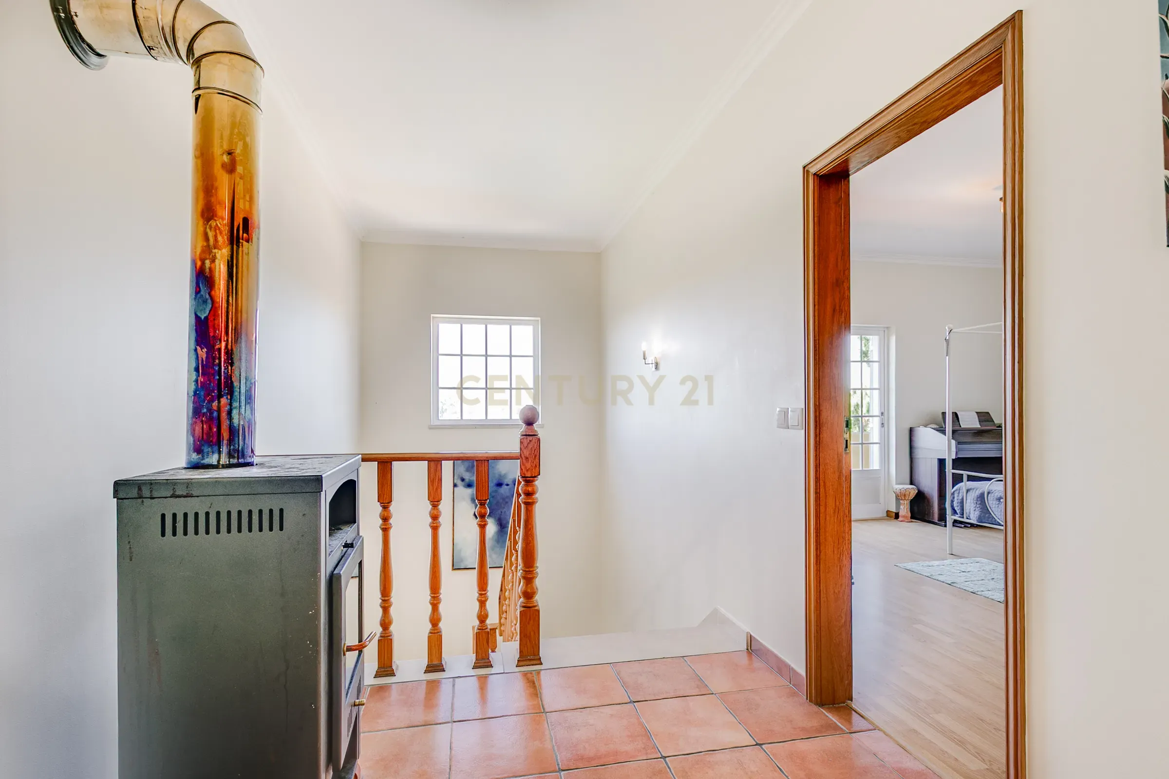 Moradia Rural T4 com Piscina e Jardim — Entre Setúbal e Lisboa - Image 16