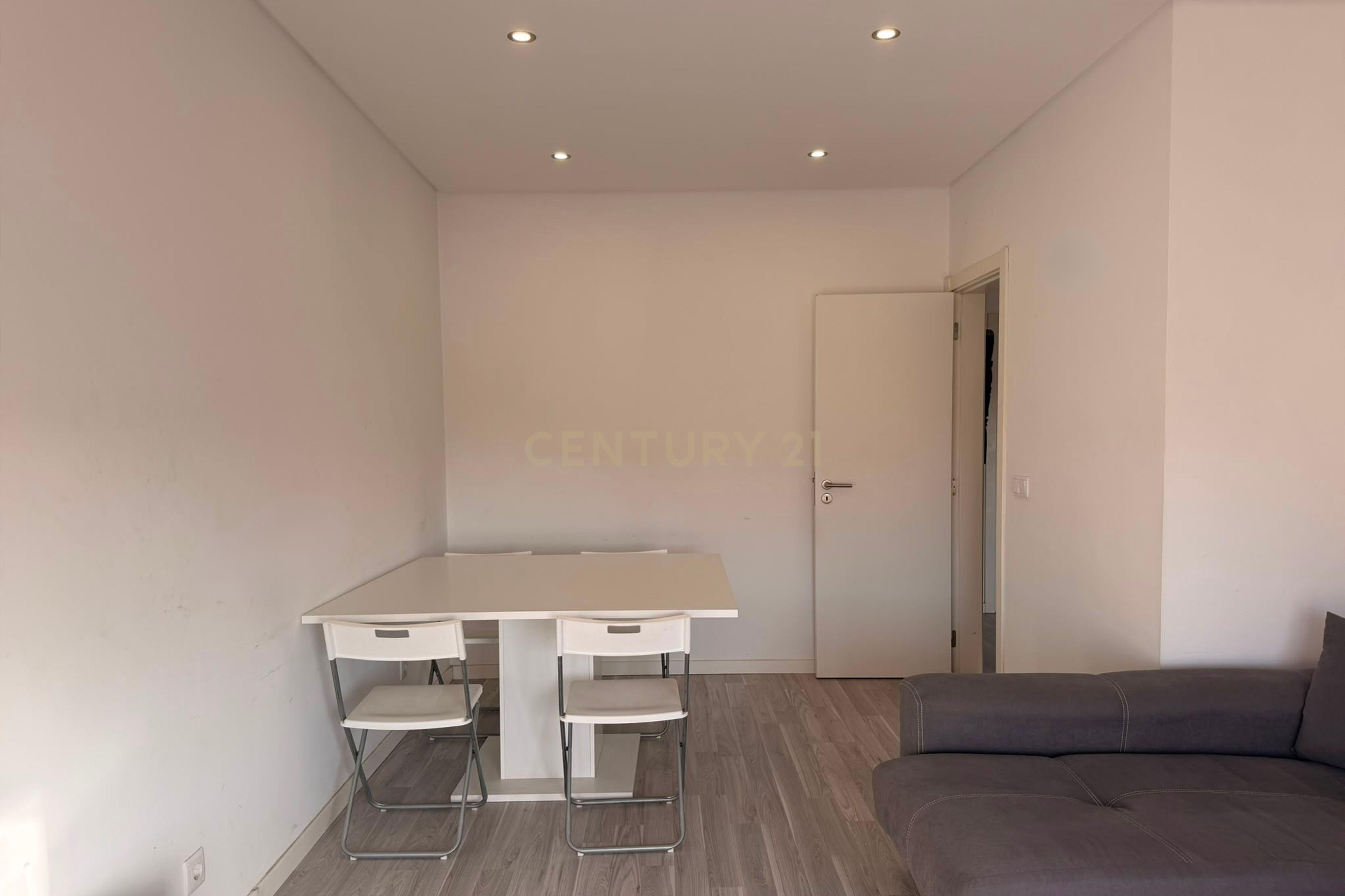 Fotografia 10 de Apartamento T2 no Barreiro, Lavradio, totalmente remodelado
