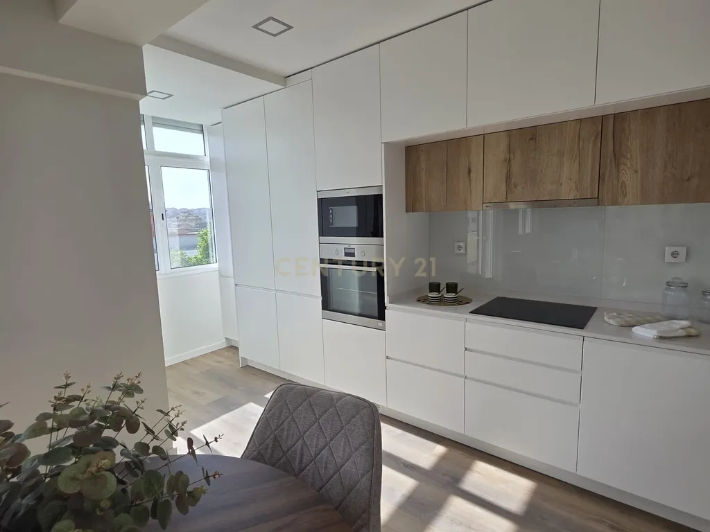 Apartamento T3 Novo em Benfica | varanda aberta | suite | 2 elevadores e 2 Anos de Garantia - Image 9