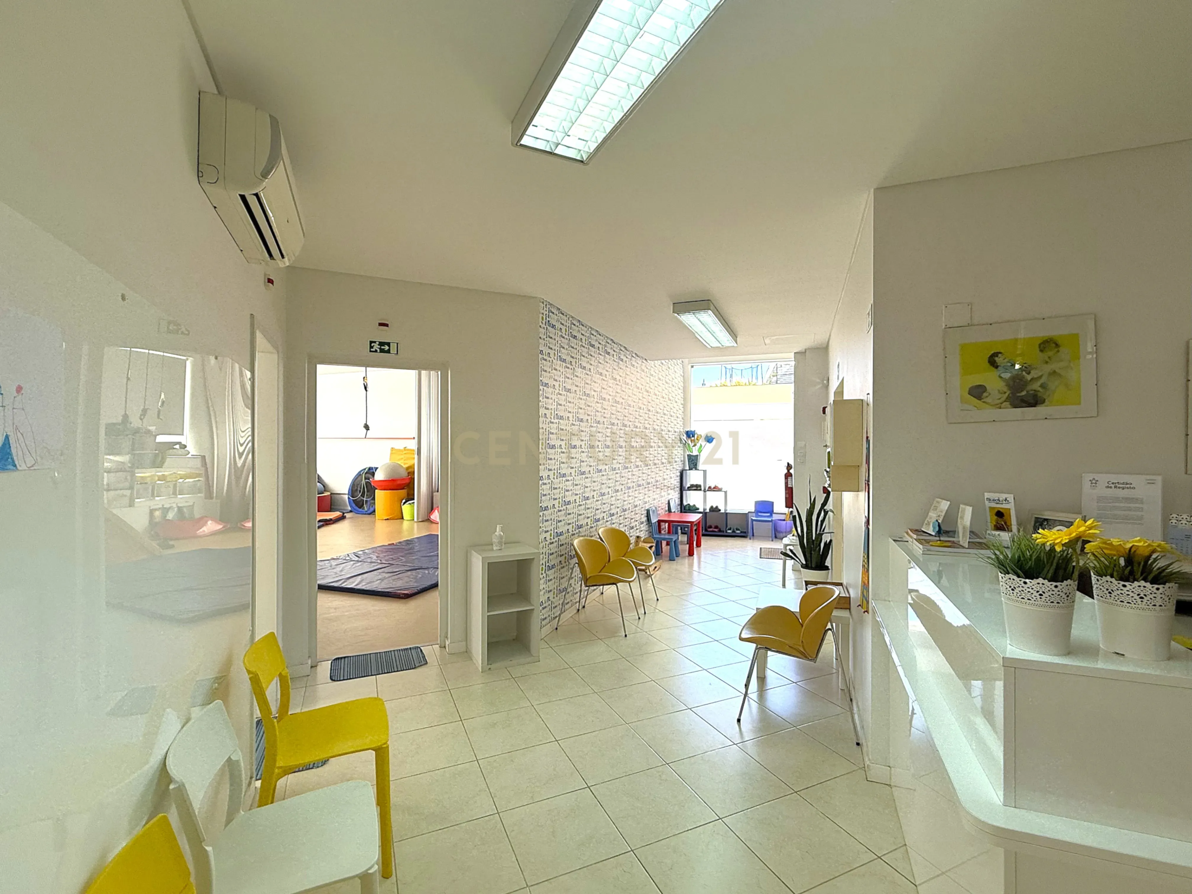 Fotografia 9 de Espaço comercial amplo com montras panorâmicas - Penha, Faro