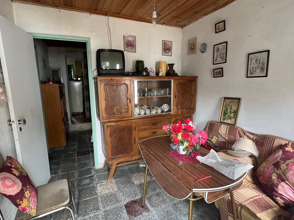 Moradia para remodelar a 1 km da encantadora Ilha do Lombo – Tomar - Image 2
