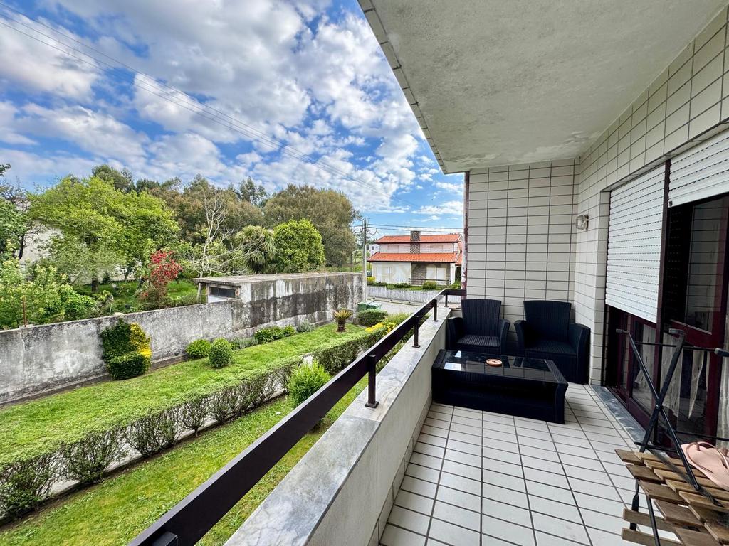 T3 com lugar de garagem ao Hospital Santos Silva/Monte da Virgem - Image 3