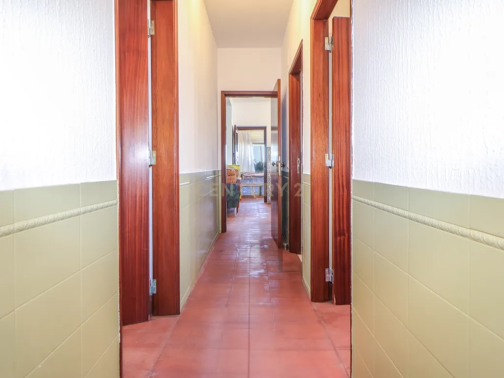 Moradia T2+3 com projecto de renovação aprovado | Terreno 12.000m2 | Vista Mar | Anexos - Image 20