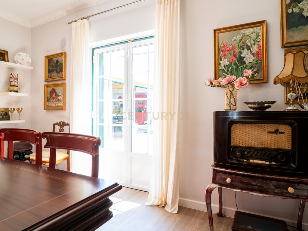 🏡 Moradia T5 como nova na Encarnação – Tranquilidade e vista desafogada! - Image 14