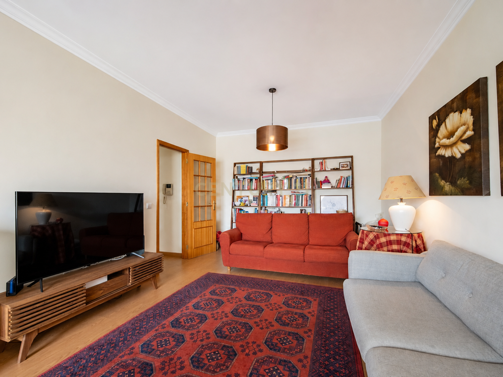 Apartamento T2+1 com Suite, Escritório, Varanda e Garagem | Senhora da Hora - Image 6