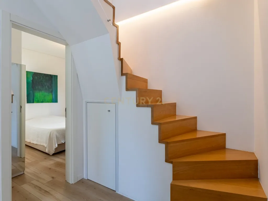 Apartamento T2 transformado em T3 com charme único em Alvalade - Image 11