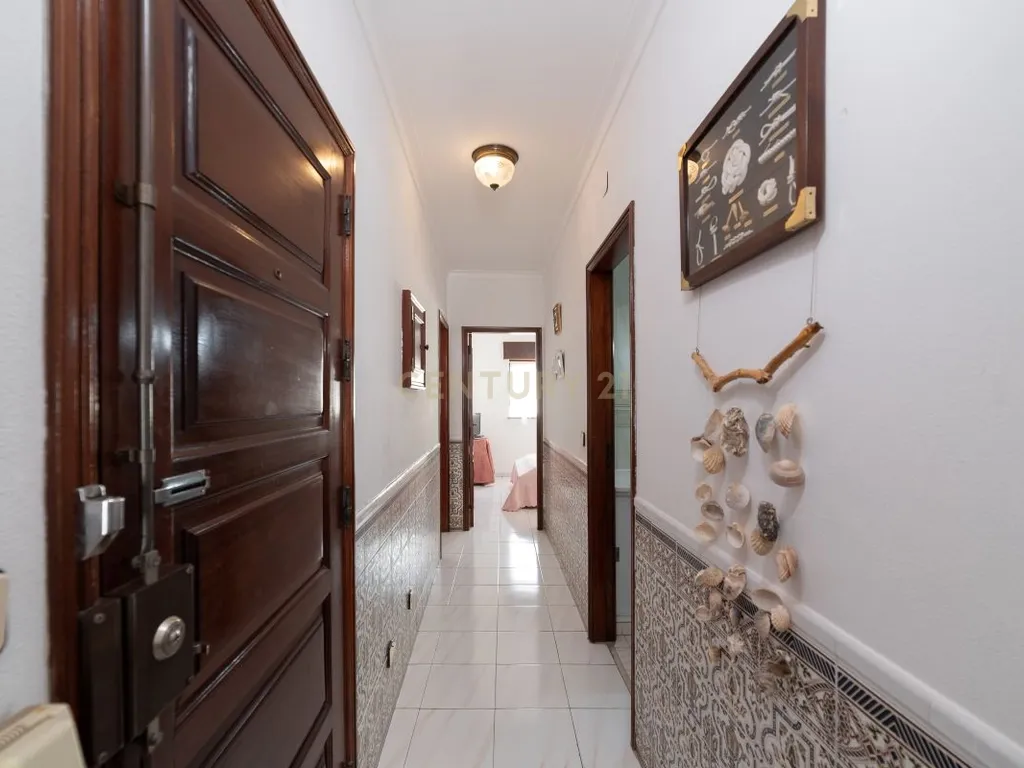 Apartamento T2 em Monte Gordo – Rua Pedonal, a poucos metros da praia - Image 9