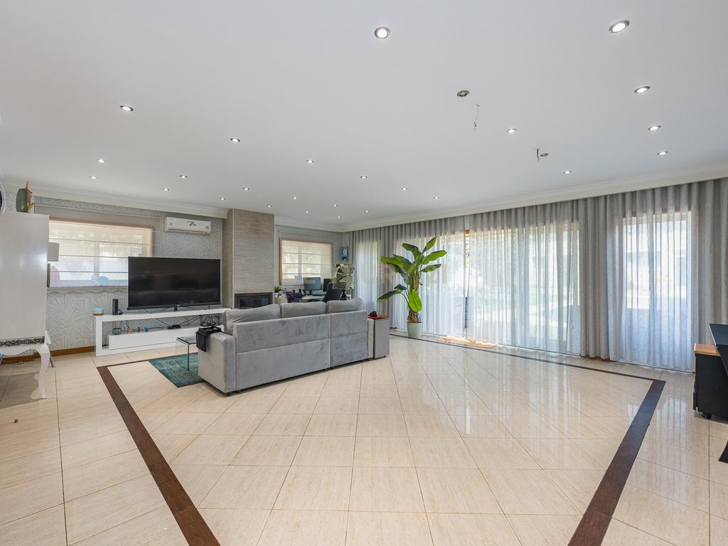 Moradia T4 com piscina e jardim a 2 passos da praia Lavra – Matosinhos - Image 21