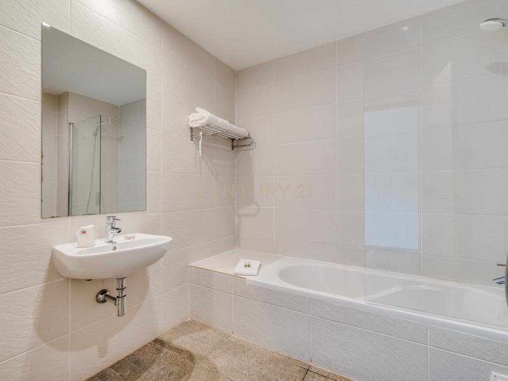 Apartamento Com Piscina e LICENÇA TURÍSTICA no Algarve Race Apartments – Excelente oportunidade de investimento - Image 10