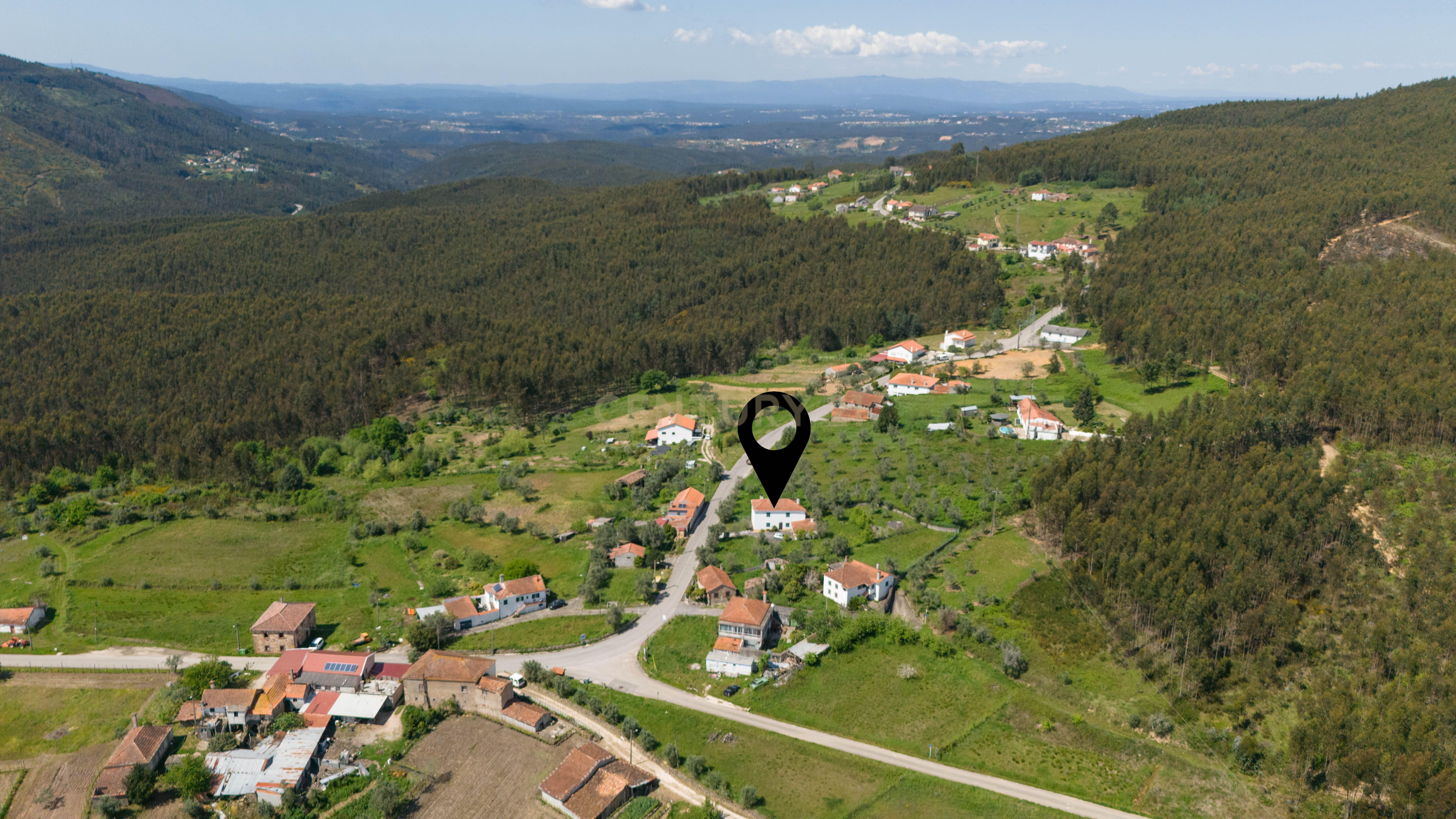 Moradia c/ Terreno e Garagem na Chapinheira - Image 24