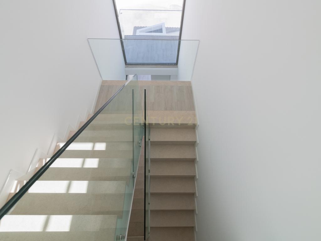Condomínio Villas d’Ouro – Exclusividade e Conforto no Coração de Sesimbra - Image 11