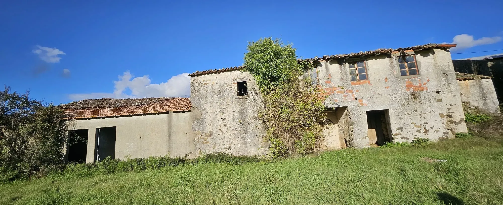 Fotografia 9 de Casa em ruína para reconstrução- Oportunidade única!