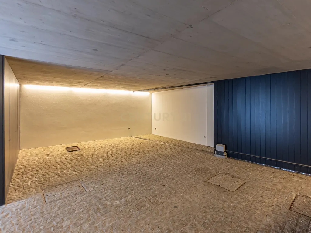 Apartamento T2 com 149 m2 - Centro Histórico de Matosinhos - Image 39