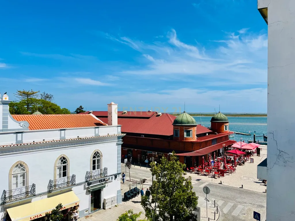 Apartamento T3 na Baixa de Olhão – Localização privilegiada junto à Praça da Floripes e Mercados Municipais - Image 31