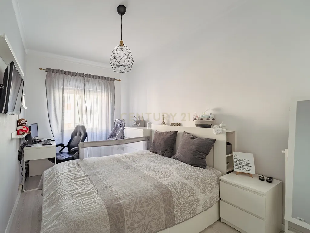 Apartamento semi-Renovado T2 em Seixal, Setúbal - 270.000€ - Image 12