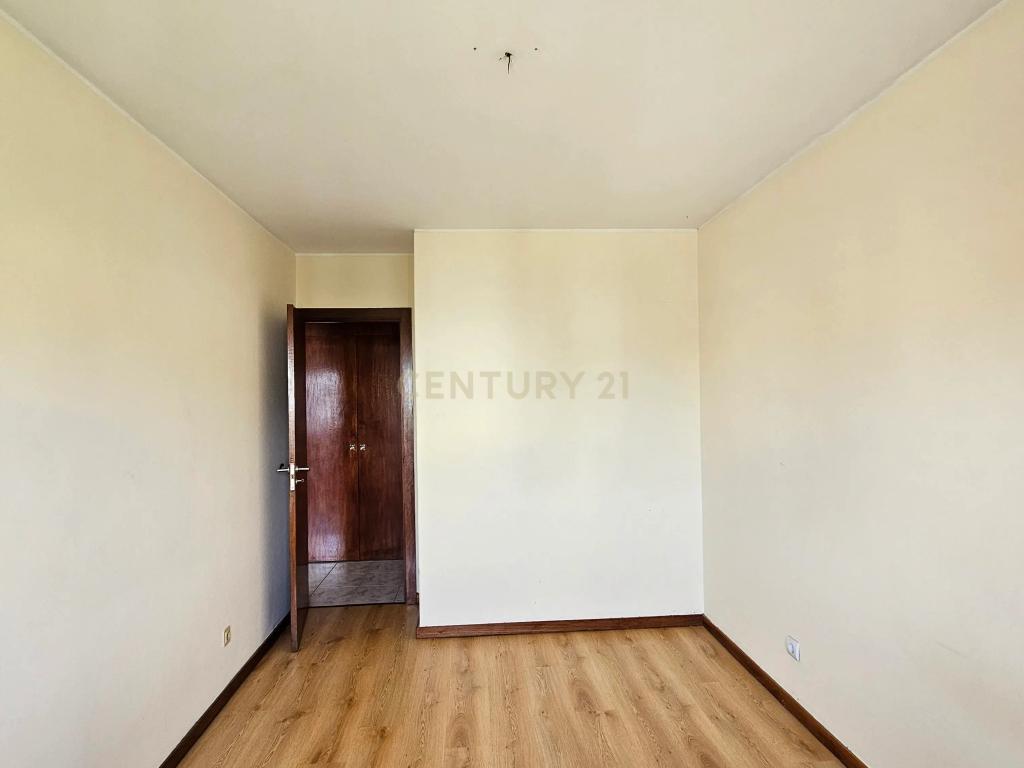 Apartamento T2 com garagem, Matosinhos - Image 16