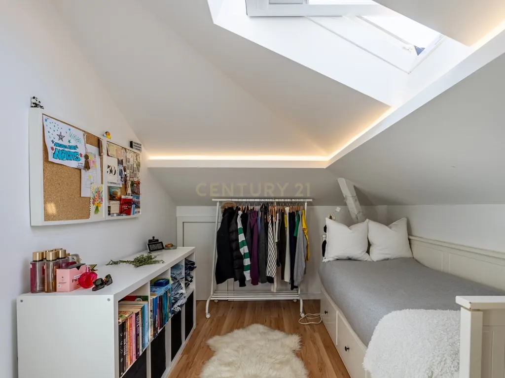 Apartamento T2 transformado em T3 com charme único em Alvalade - Image 19