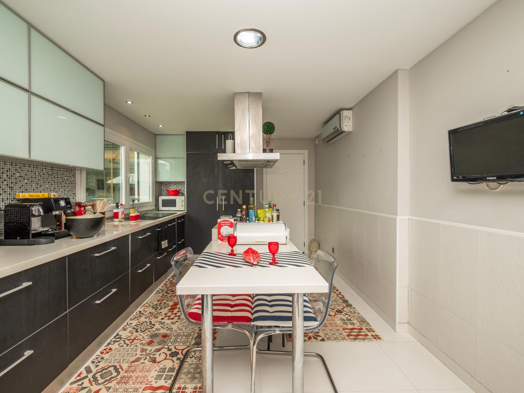 Moradia Exclusiva com Piscina e vista da Serra da Arrábida - Image 10