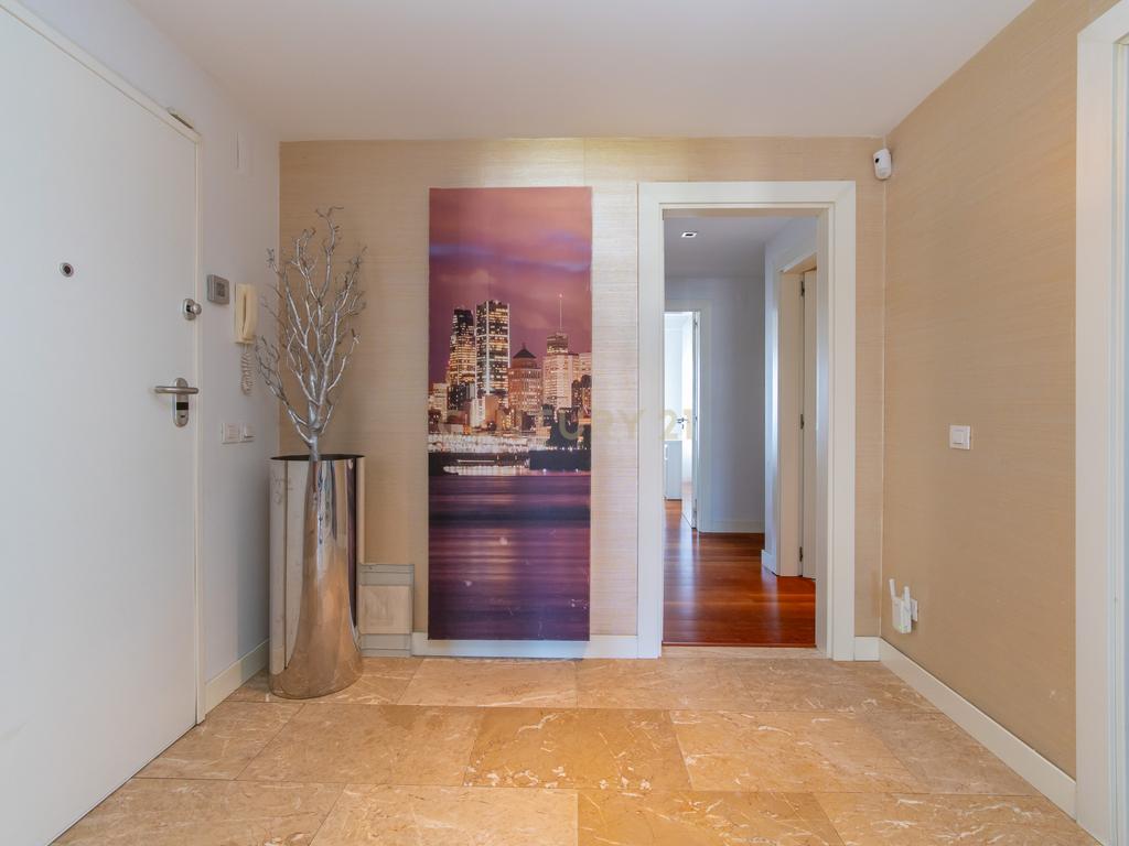 Apartamento T2 de Luxo Mobilado para arrendamento no Condomínio Pateo Central - Image 18