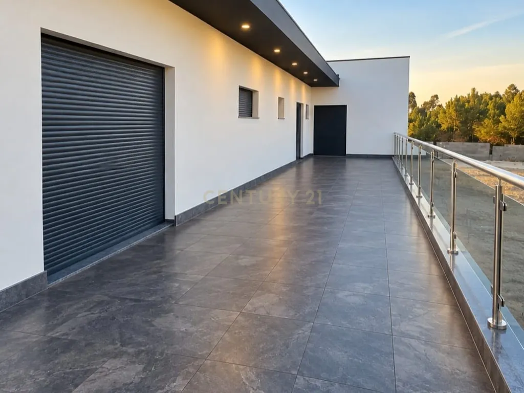 Moradia com 5.072 m² de terreno | Quinta do Anjo, Palmela - Image 12