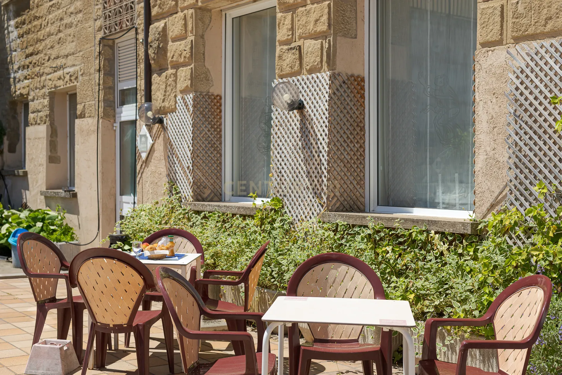 Hotel Moderno em Aragón com 25 Quartos e Vista Panorâmica - Image 32