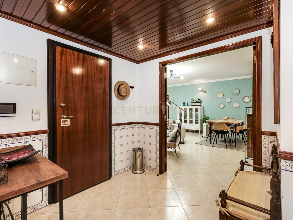 UMA CASA DE SONHO - T4 em Queluz - Image 1