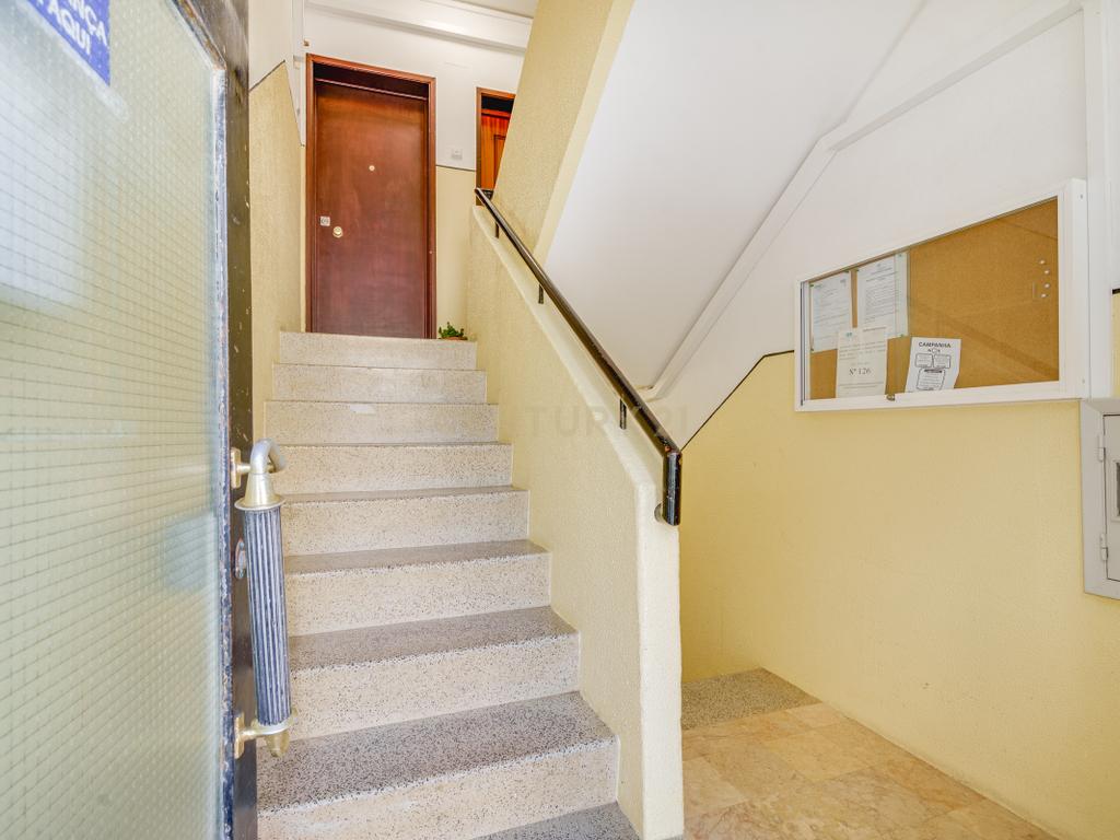 T2 Luminoso na Vila da Apelação – Espaço, Conforto e Potencial - Image 18