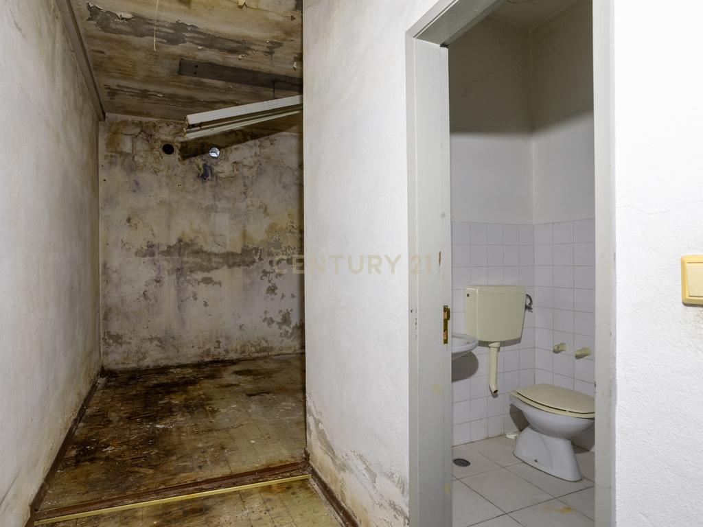 Prédio no centro do Montijo - Image 7