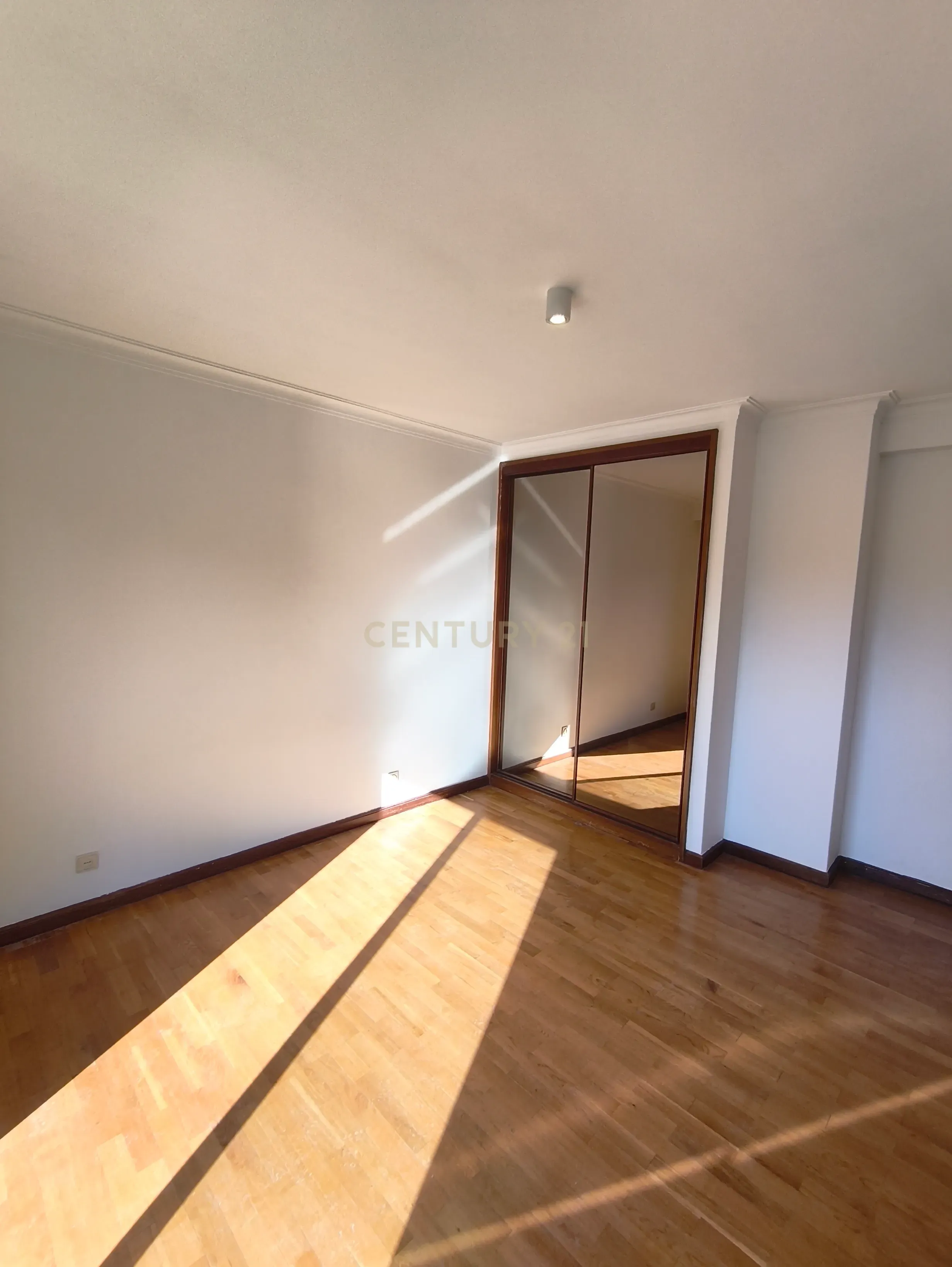 Fotografia 10 de Apartamento T3 Duplex nas Antas, Porto - Oportunidade Única