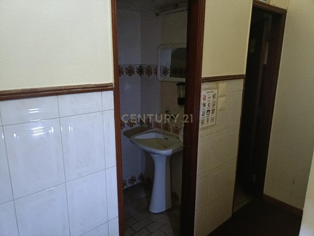 Espaço Comercial na Rua Passos Manuel, Alhandra - Image 19
