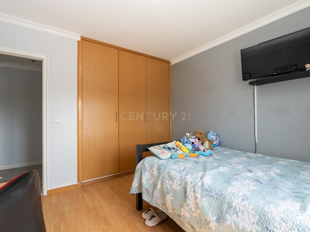 🏚️ ÓTIMO APARTAMENTO T3 - Santo António dos Cavaleiros - Image 25