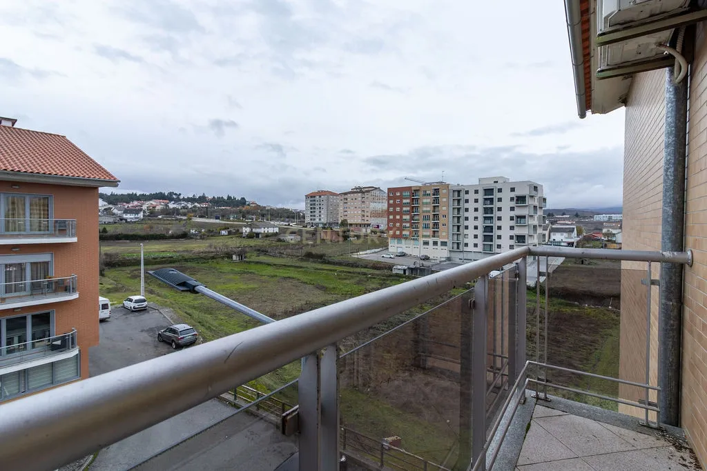 Duplex T3 em Bragança - Image 20