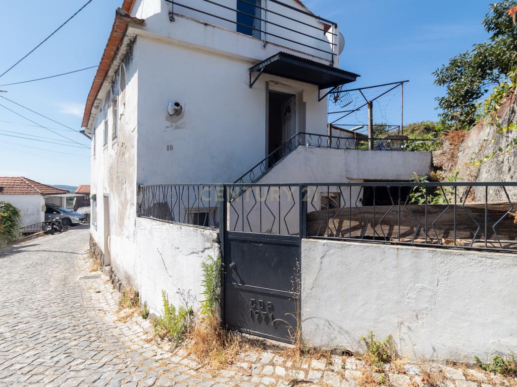 Moradia com 3 quartos em Castanheira de Pêra - Tranquilidade e Conforto - Image 17