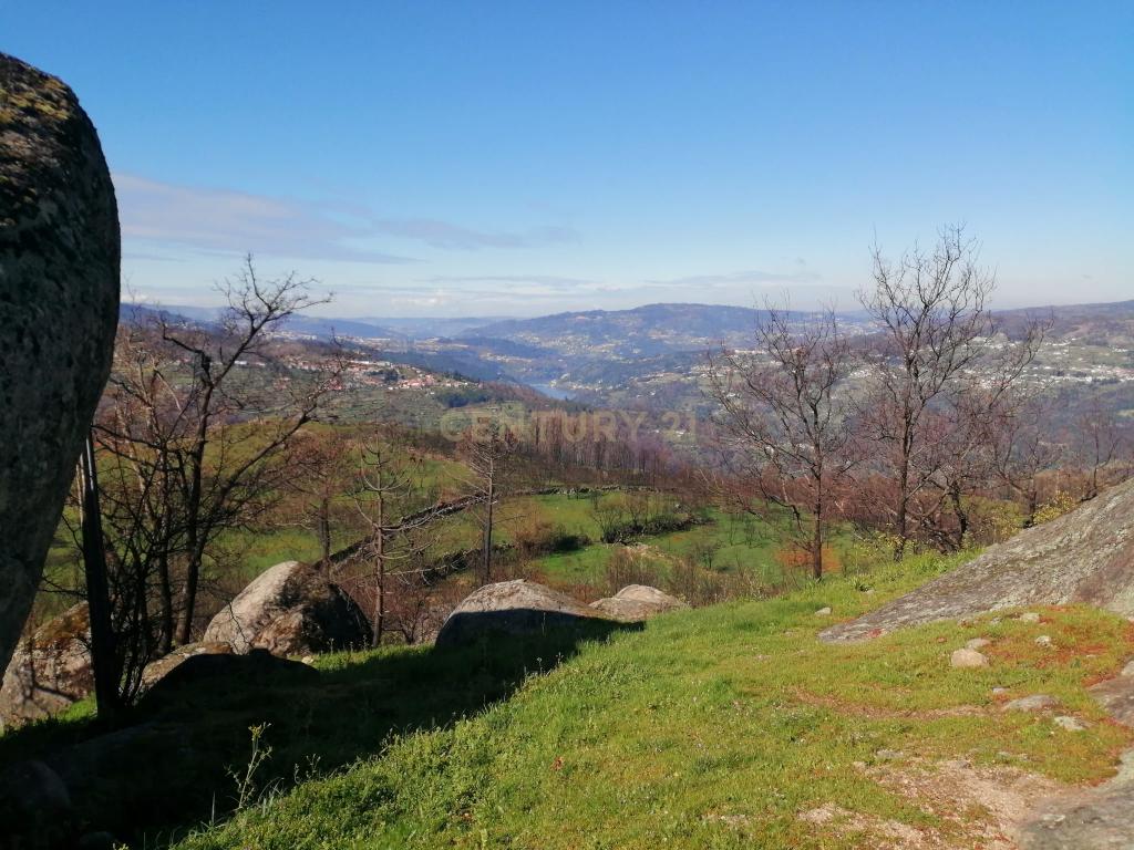 Terreno em Freigil, Resende com Vista Panorâmica e Acesso Fácil - Image 12
