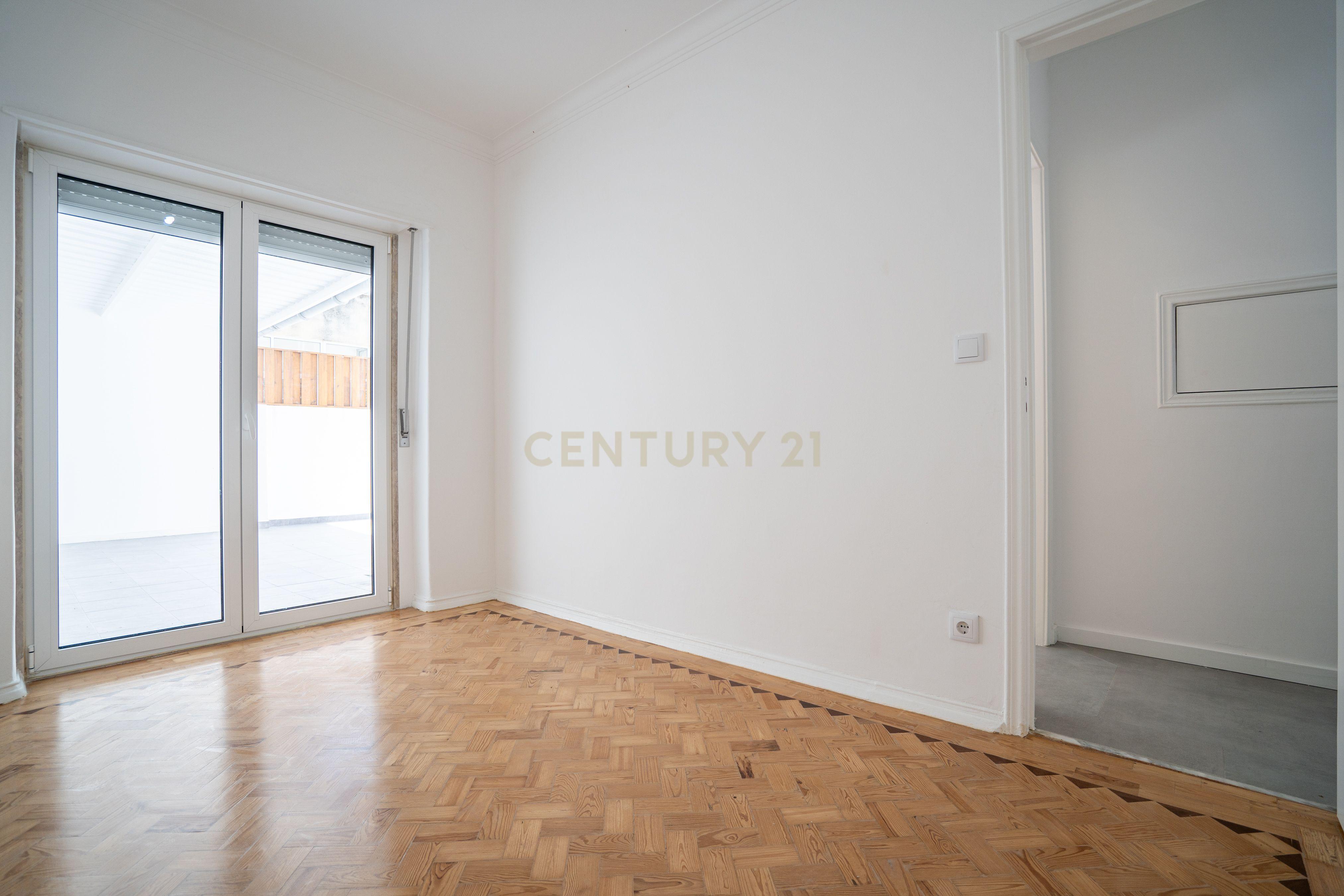 Apartamento Remodelado em Moscavide, Loures - 2 Quartos com Terraço - Więcej