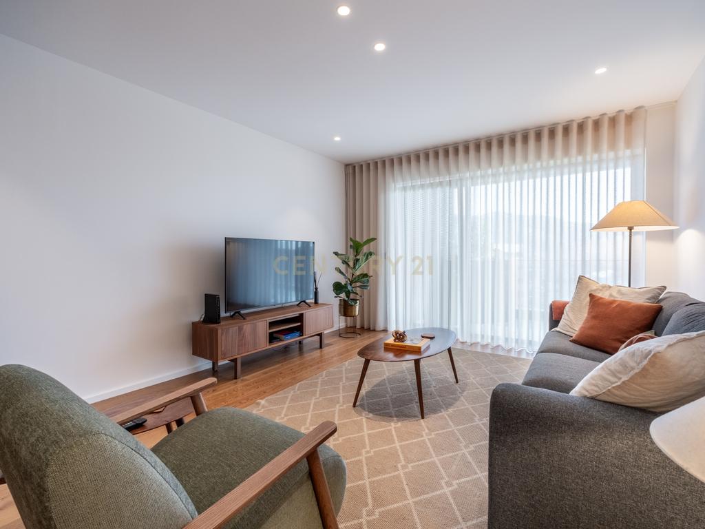 Apartamento T2 Funchal - Escolha certa entre viver ou investir! - Image 8
